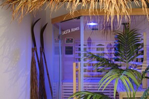 Sauna - JASTA Homes: Cozy Loft with Infrared Sauna, Old Town, Parking, Netflix – NEW! (Saarburg)