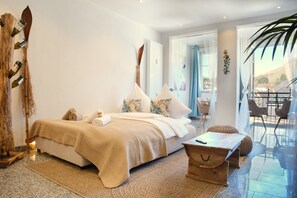 1 bedroom, desk, iron/ironing board, travel cot - JASTA Homes: Cozy Loft with Infrared Sauna, Old Town, Parking, Netflix – NEW! (Saarburg)