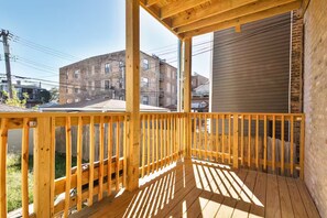 Property grounds - MTR-Gym Gear-Garage Parking-Patio - Work Space (Chicago)