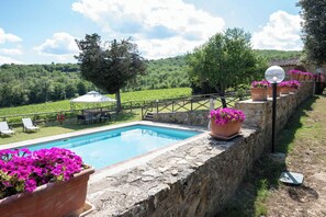 Pool - Vrbo Property (Pieve A Presciano)