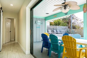 屋外ダイニングエリア