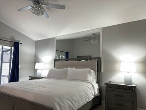 WiFi, bed sheets - Pool, Park, & Ramp! Book today! (Port St. Lucie)