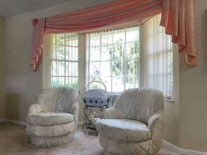 TV - The perfect pool home for your stay (Port St. Lucie)