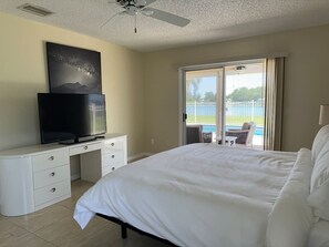WiFi, bed sheets - The perfect pool home for your stay (Port St. Lucie)