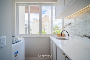 베이직 아파트 | 내부