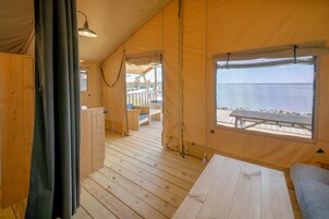 Deluxe Tent | Living area