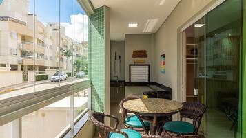 Apartment | Dining