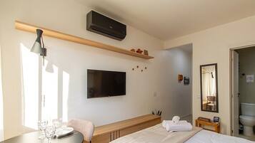 Apartment | 1 bedroom, premium bedding, blackout drapes, free WiFi