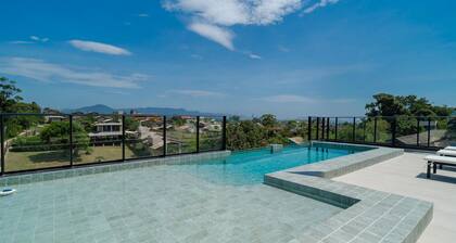 House w/ Priv. Jacuzzi & Mtn. View Tst001