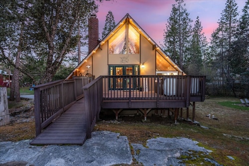 Bass Lake Chalet- A Frame w/ Hot Tub