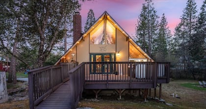 Bass Lake Chalet- A Frame w/ Hot Tub