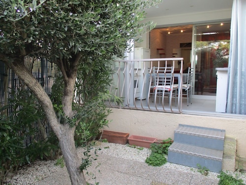 Large studio 40 square metres garden secure condominium parking