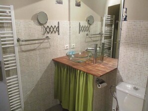 Hair dryer, soap, toilet paper - Large studio 40 square metres garden secure condominium parking (Saint-Cyr-sur-Mer)