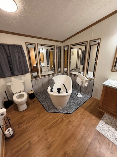 Farm stay on 30 acres in Paducah, Kentucky