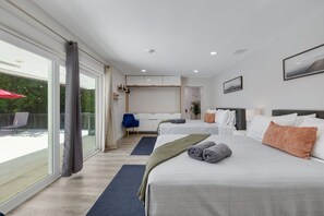 Chambre Confort | Fer et planche à repasser, accès au Wi-Fi (inclus), literie fournie