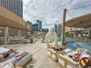 Outdoor pool - Vogue | JW Marriott Marina | Direct Access to Marina Mall (Dubai)