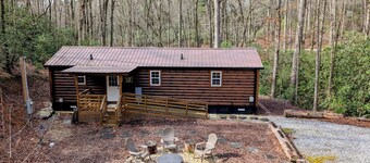 Cozy Cabin Near Lake Burton Clayton - Dog Friendly!