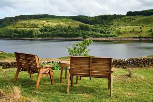 Private Loch-side escape in the Scottish highlands
