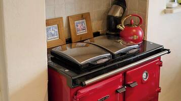 Cookware/dishes/utensils