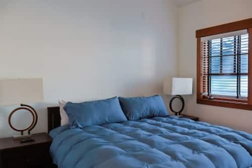Desk, laptop workspace, iron/ironing board, free WiFi