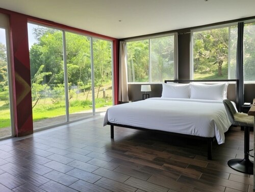 Luxury Lake Arenal Villa surrounded by Nature