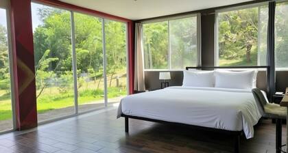 Luxury Lake Arenal Villa surrounded by Nature