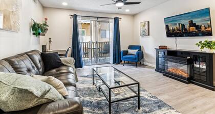 2-Bedroom Apartment In Denver/ Tech Center With Desk & Balcony