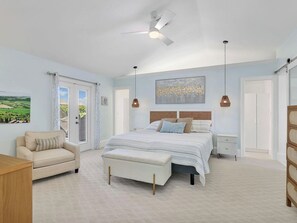 4 bedrooms, desk, travel cot, WiFi - Marco Island Coastal Pool Home - Bikes, Beach Gear, Basketball + Near Beach (Marco Island)