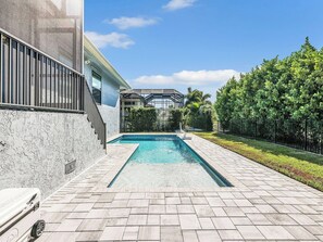 Pool - Marco Island Coastal Pool Home - Bikes, Beach Gear, Basketball + Near Beach (Marco Island)