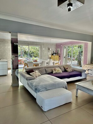 Living area - Prestigious Provencal villa - at the foot of the Ventoux mountains (Mazan)