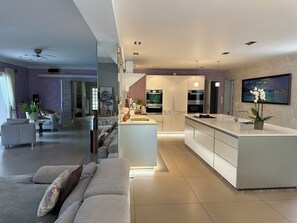 Interior - Prestigious Provencal villa - at the foot of the Ventoux mountains (Mazan)