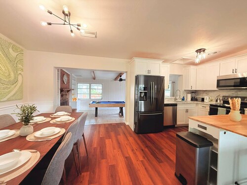 Spacious 4BR w Pool Near Legoland Game Room