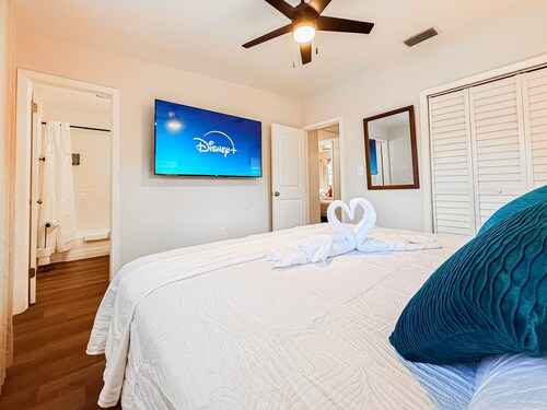 Spacious 4BR w Pool Near Legoland Game Room