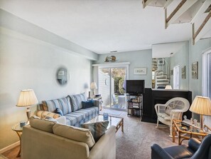 Smart TV - Bright 2-Bedroom Condo near Bethany Beach (Bethany Beach)