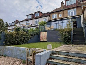 Exterior - Bright Ensuite Room in Shared Wandsworth Flat (London)