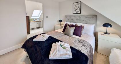 Bright Ensuite Room in Shared Wandsworth Flat