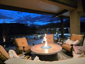 Terrace/patio - Spacious home in scenic and serene North Scottsdale maximized for outdoor living (Scottsdale)