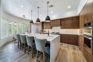 Private kitchen - Spacious home in scenic and serene North Scottsdale maximized for outdoor living (Scottsdale)