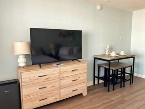 Interior - NEW Wonderful Ocean View Studio in Daytona Beach! (Daytona Beach)