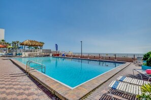 Pool - NEW Wonderful Ocean View Studio in Daytona Beach! (Daytona Beach)