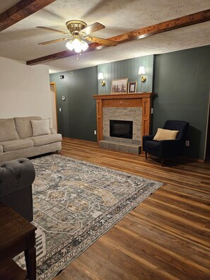 Living area - Covington Cottage: Coming Soon (Willard)