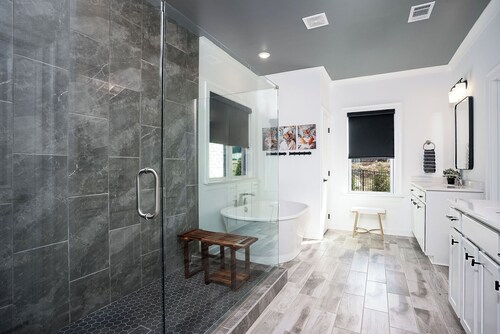 New Gameday Getaway AU Club Home: 3BR + Outdoor Living