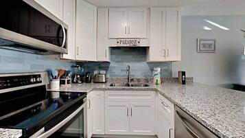 Condo, Multiple Beds (Grand Caribbean West 303) | Private kitchen