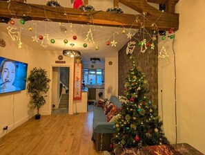 Living area - 2 Bed Flat - Sleeps 5 - Parking - Wifi (Edinburgh)