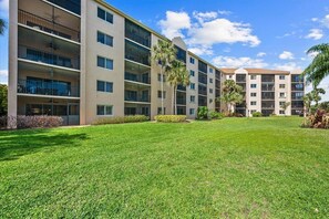Exterior - Harbor Palm- 2BR/2BA Condo Near the Water (Jupiter)
