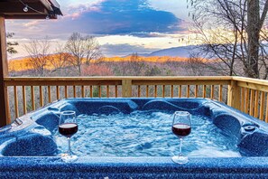 Outdoor spa tub - Romantic Mtn Spa Retreat - Views • Hot Tub • Sauna • Fire Pit  • Cold Plunge (Gatlinburg)