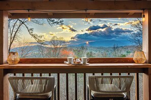 Interior - Romantic Mtn Spa Retreat - Views • Hot Tub • Sauna • Fire Pit  • Cold Plunge (Gatlinburg)