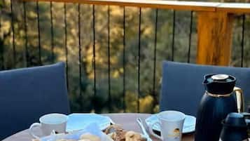 Cabin, Valley View | Outdoor dining