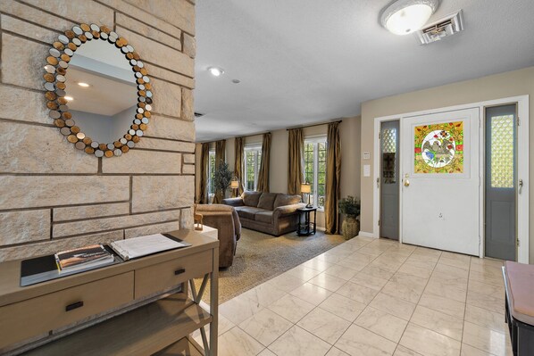 Luxury House, Garden View | Interior - The Pool House (Rapid City)