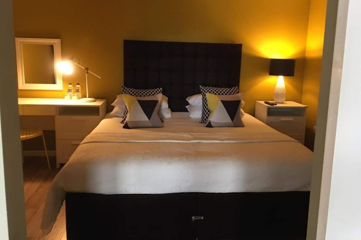 ラグジュアリー アパートメント パティオ ガーデンビュー